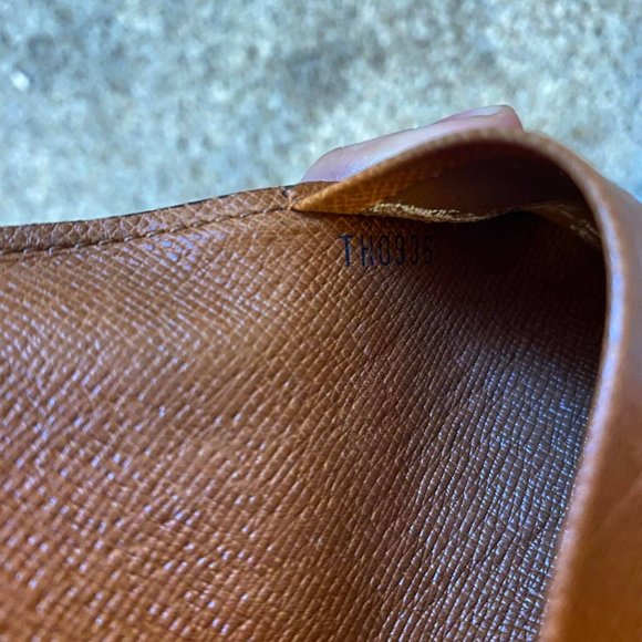 Louis Vuitton Mini Card holder - Picture 11 of 11